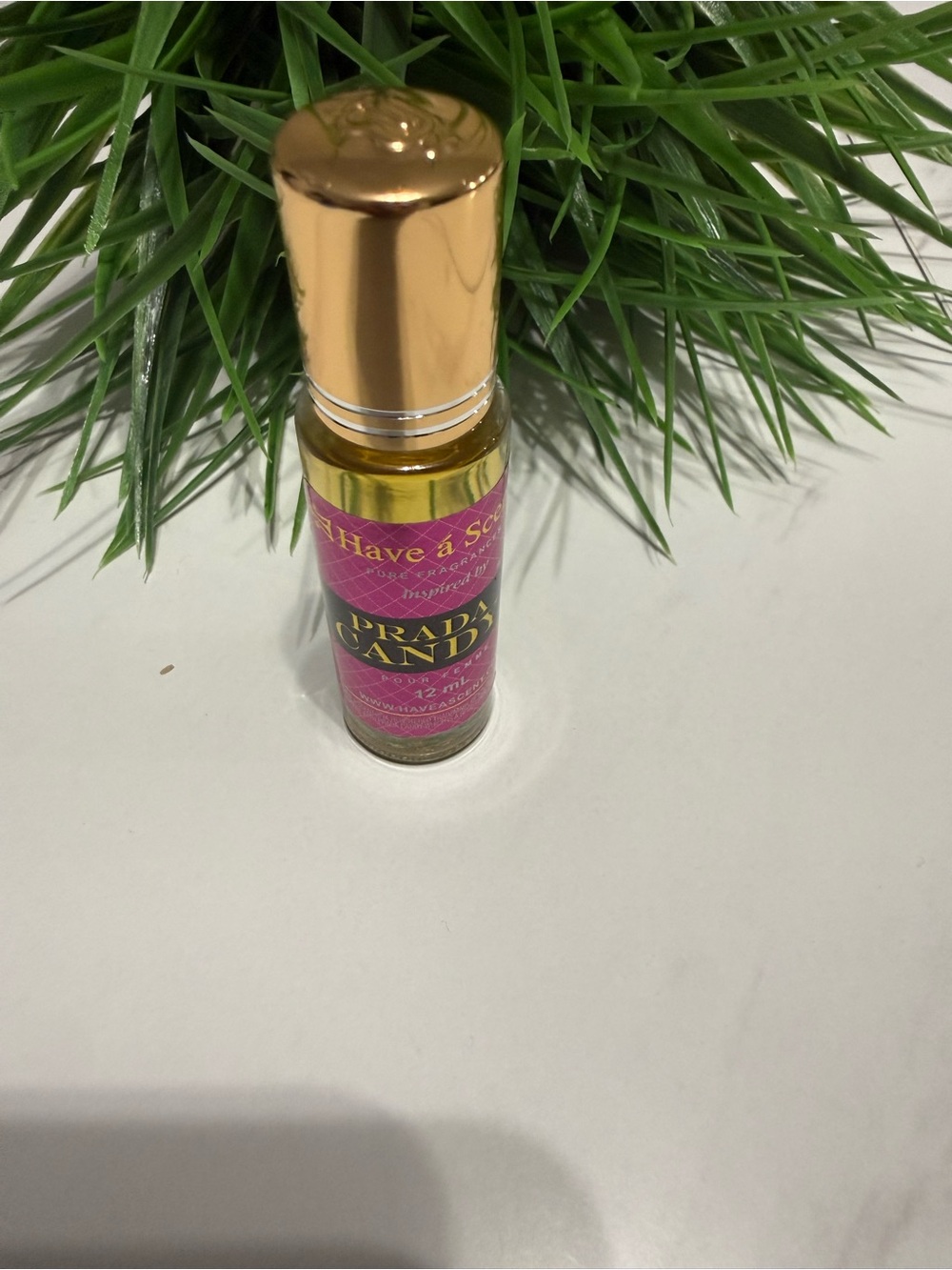 Prada Candy Roll-On Perfume Oil – Pink